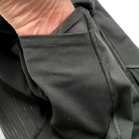 Victoria's Secret Knockout Black Leggings with Pockets - Picture 7 of 17
